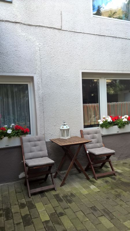 Hannover Möblierte Langzeit-Wohnung Misburg / Groß-Buchholz: Sitzecke im Freien